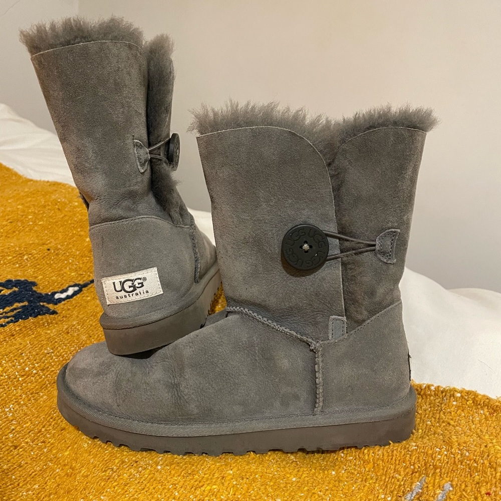 UGG Boots Grey Buttoned, Short